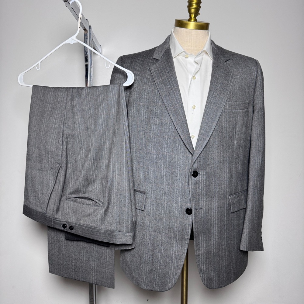 1970s Hart Schaffner Marx Suit Mens 42R 38W Grey Herringbone Pinstripe Vintage